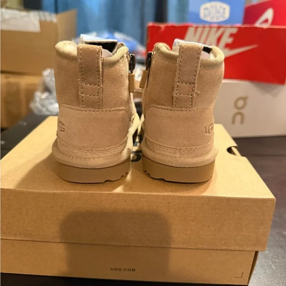 Brand new UGG Neumel ll Sand Beige Toddler size 8c